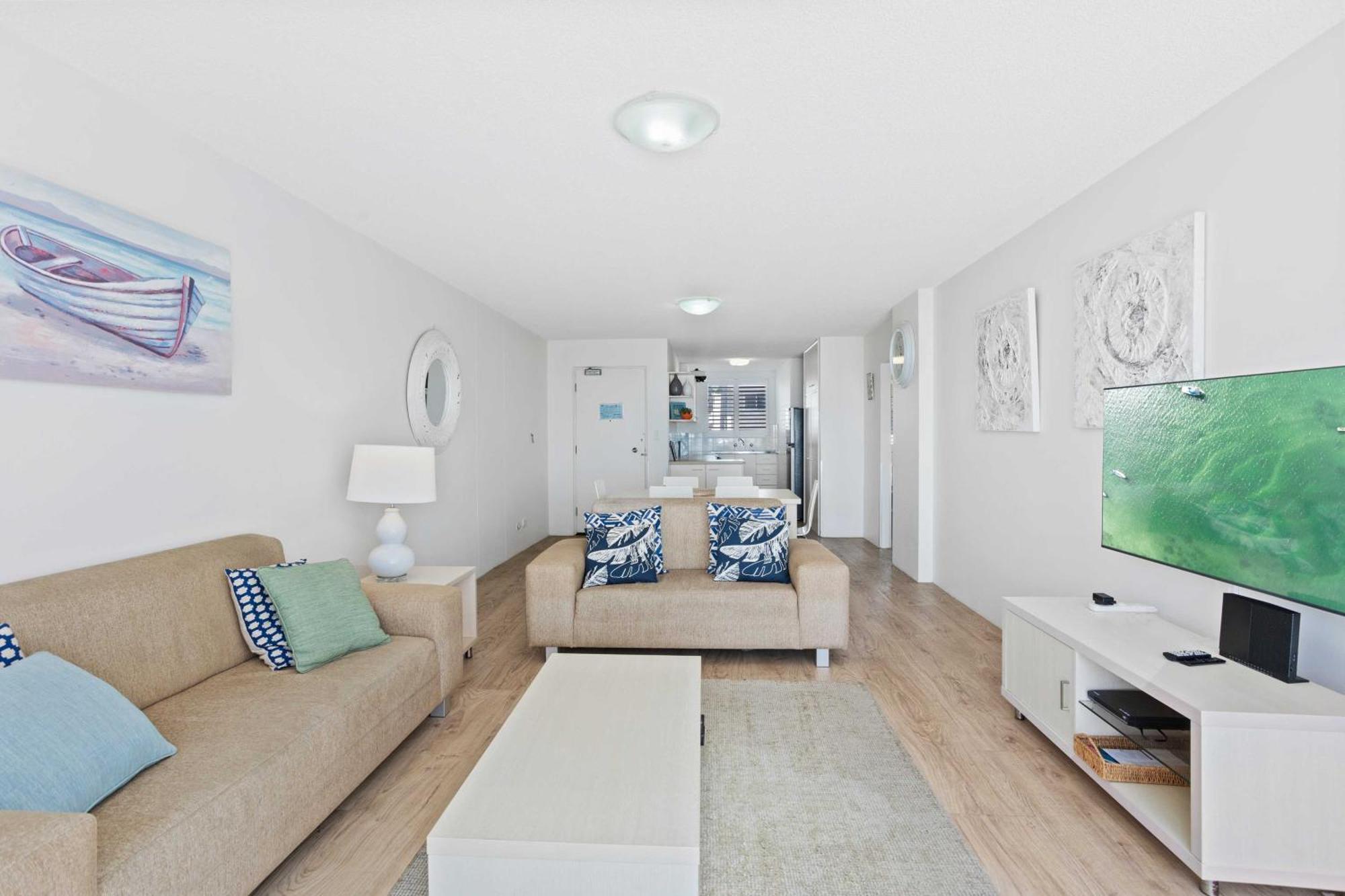 Appartement Goodwin Towers - Hosted By Burleigh Letting à Gold Coast Extérieur photo
