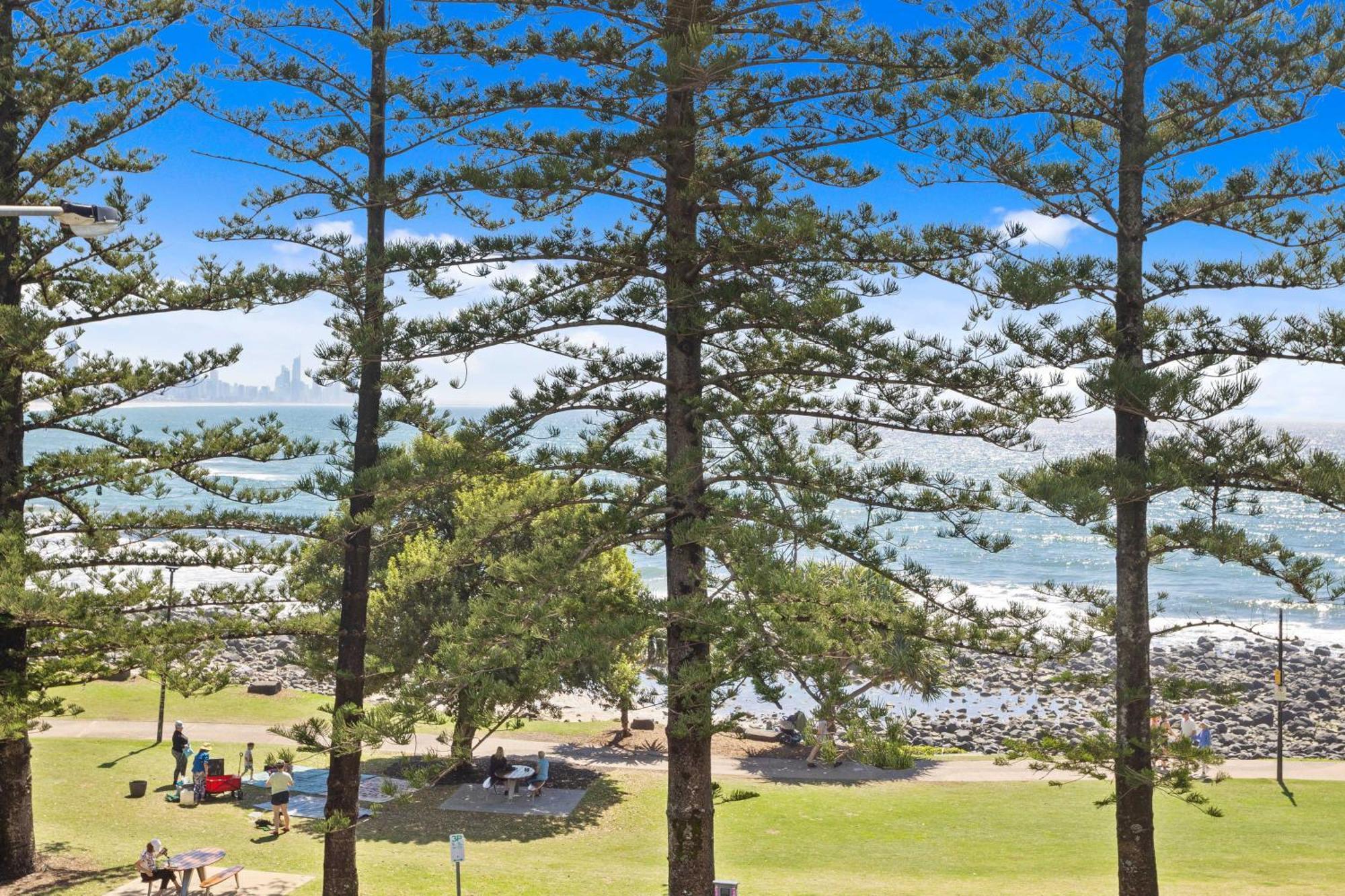 Appartement Goodwin Towers - Hosted By Burleigh Letting à Gold Coast Extérieur photo