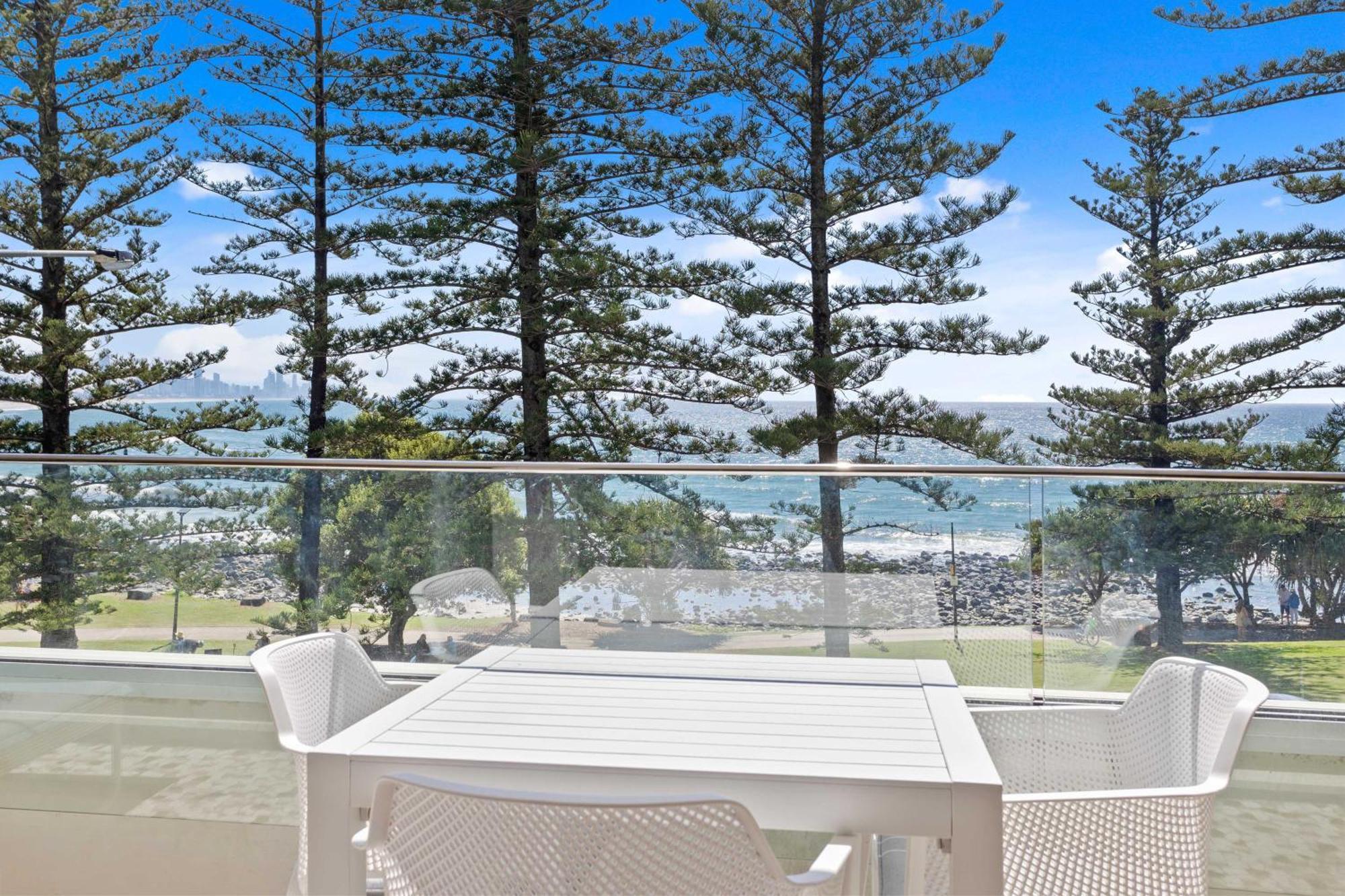 Appartement Goodwin Towers - Hosted By Burleigh Letting à Gold Coast Extérieur photo